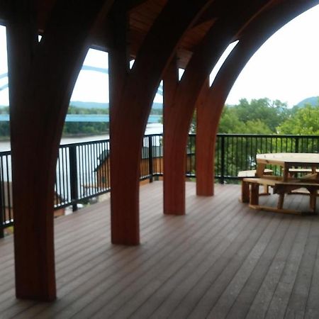 Cobblestone Inn & Suites - Marquette Exterior foto