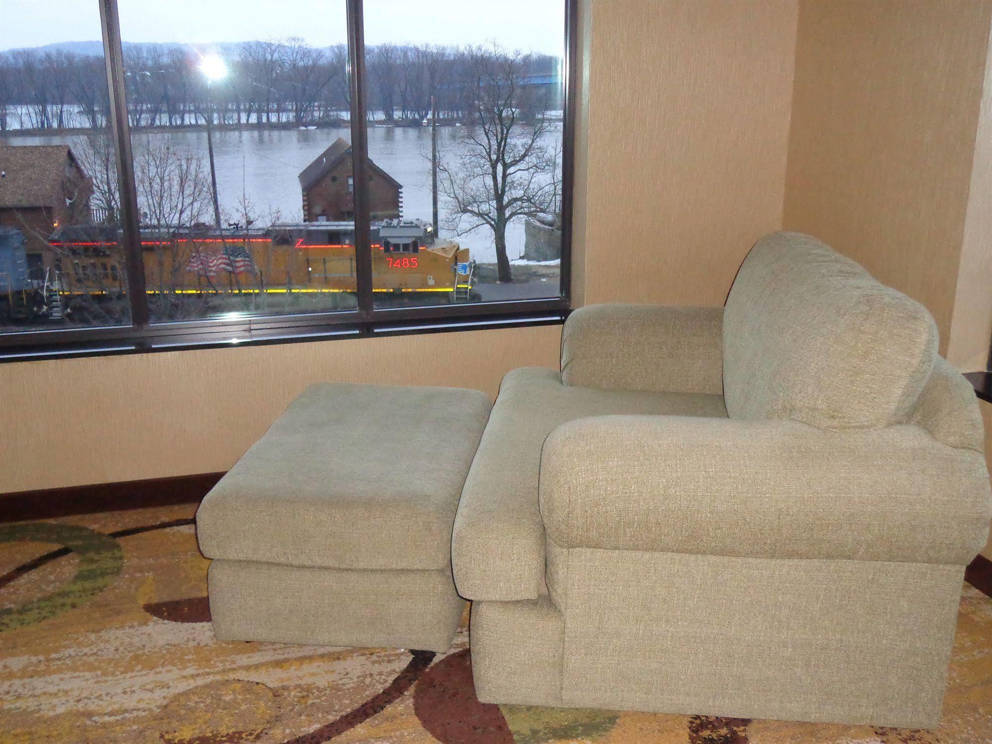 Cobblestone Inn & Suites - Marquette Exterior foto
